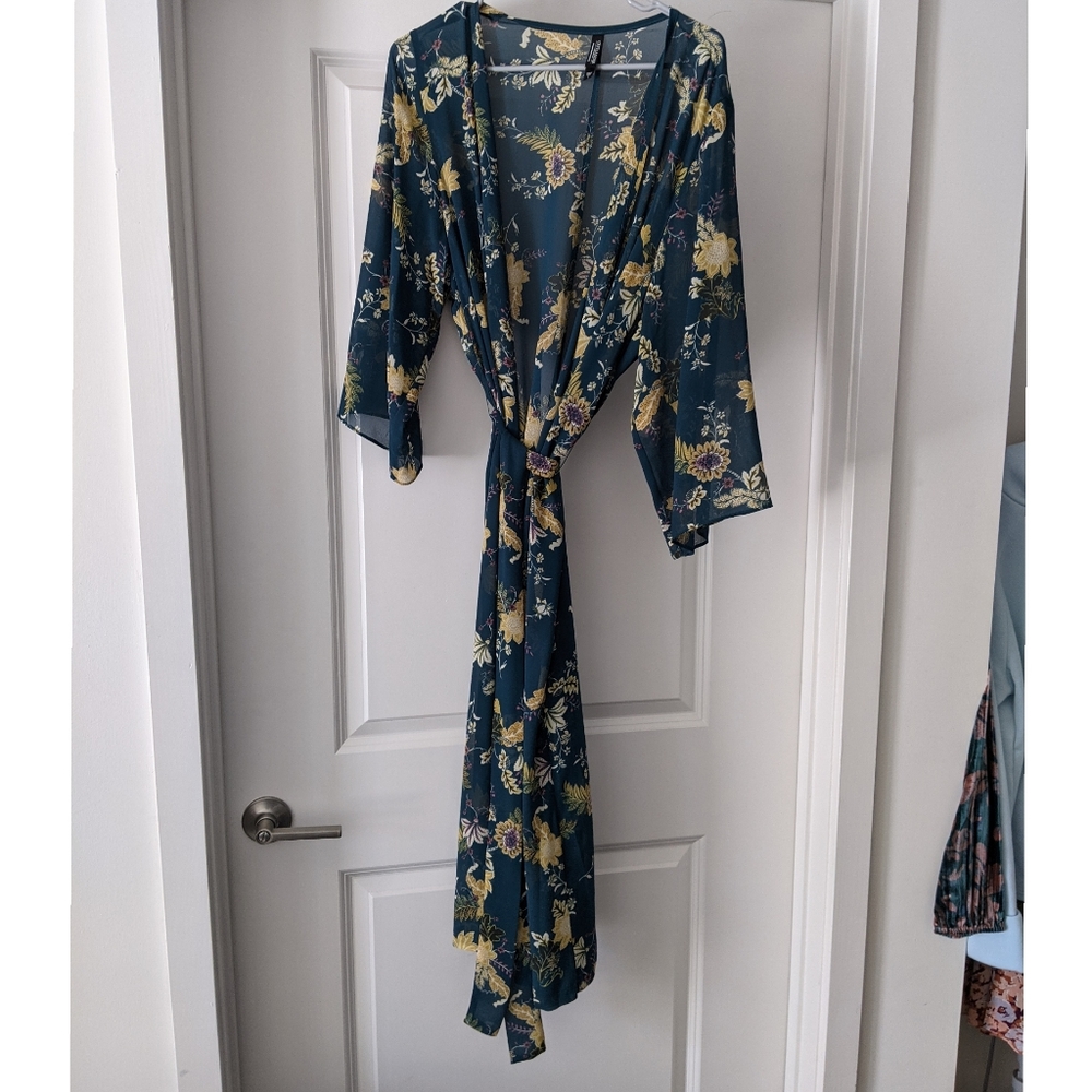 Torrid floral robe
